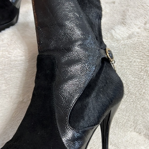 Auth. Vintage Versace Heeled Booties! - Picture 4 of 16